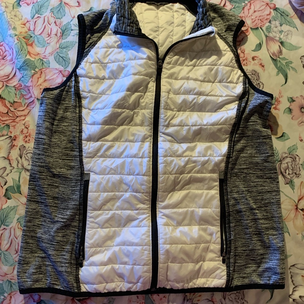 Eddie Bauer Women's Quilted Vest in White and Gray